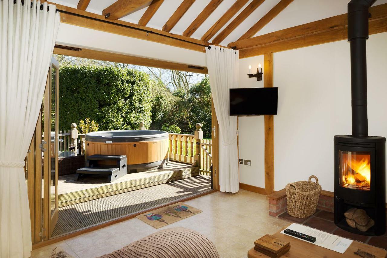 Owl'S Hoot Villa Thorndon Bagian luar foto